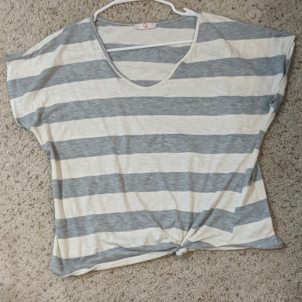 Top - Picture 2 of 2